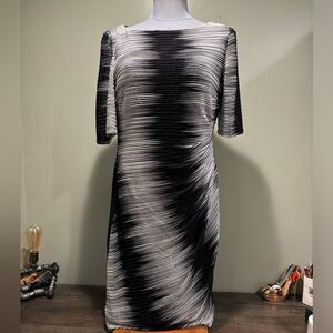 Anne Klein Ladies Black And White Dress.  Size 10